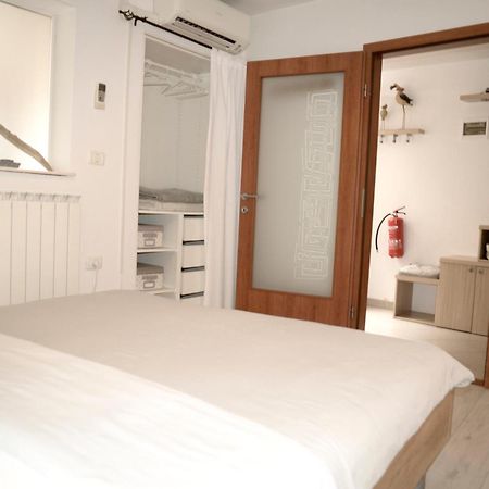 Medizen Apartment Izola Bagian luar foto