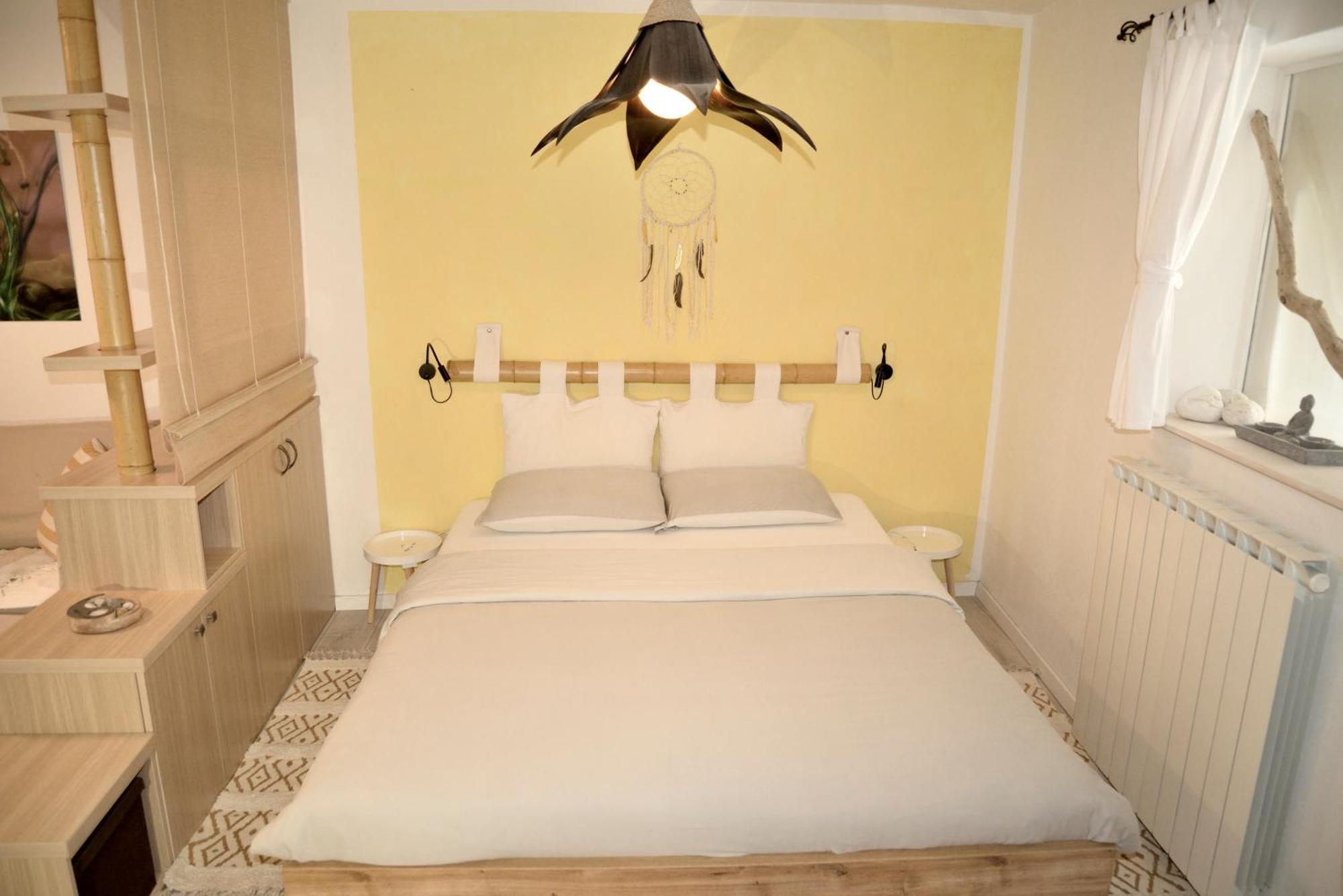 Medizen Apartment Izola Bagian luar foto
