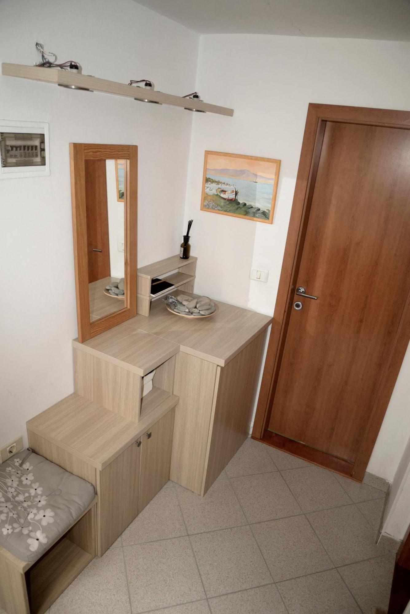 Medizen Apartment Izola Bagian luar foto